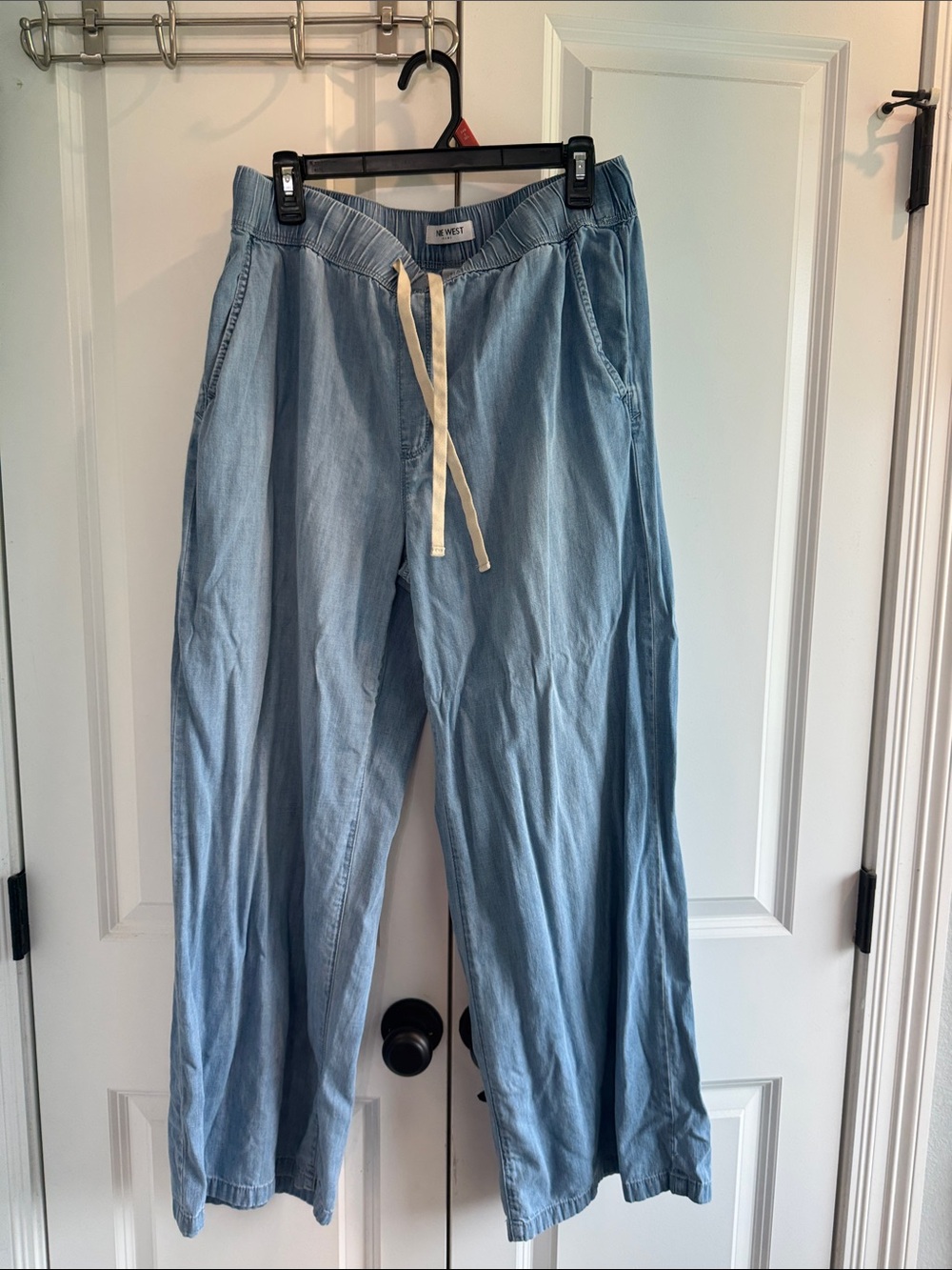 Nine West Light Blue Elastic Waist wide leg soft Denim